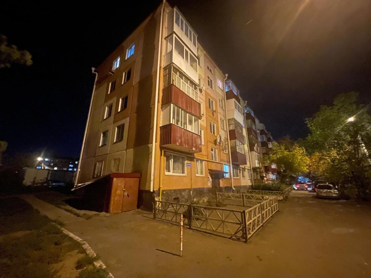 1-Комн. Квартира Целиком Интернациональная 32 С Гостиничным Сервисом Petropavlovsk Exteriér fotografie